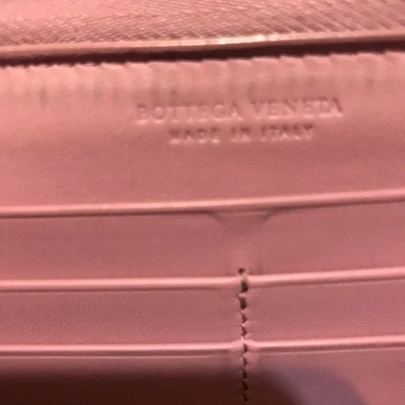 Bottega Veneta zippy wallet in pink authentic - Picture 11 of 12